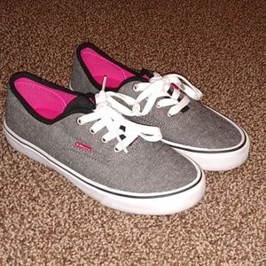 Levi women's low cut shoe